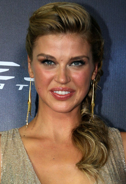 Adrianne Palicki Height Weight Measurements Bra Size