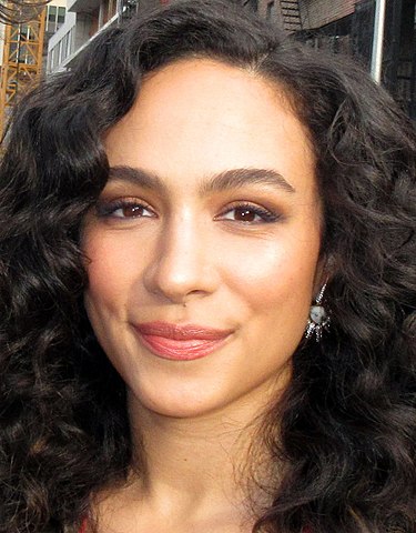 Aurora Perrineau
