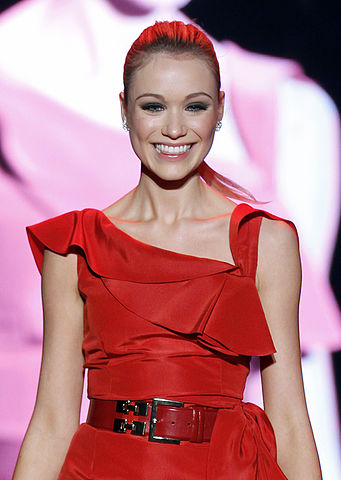 Katrina Bowden Bio Age Height Weight Measurements Bra Size